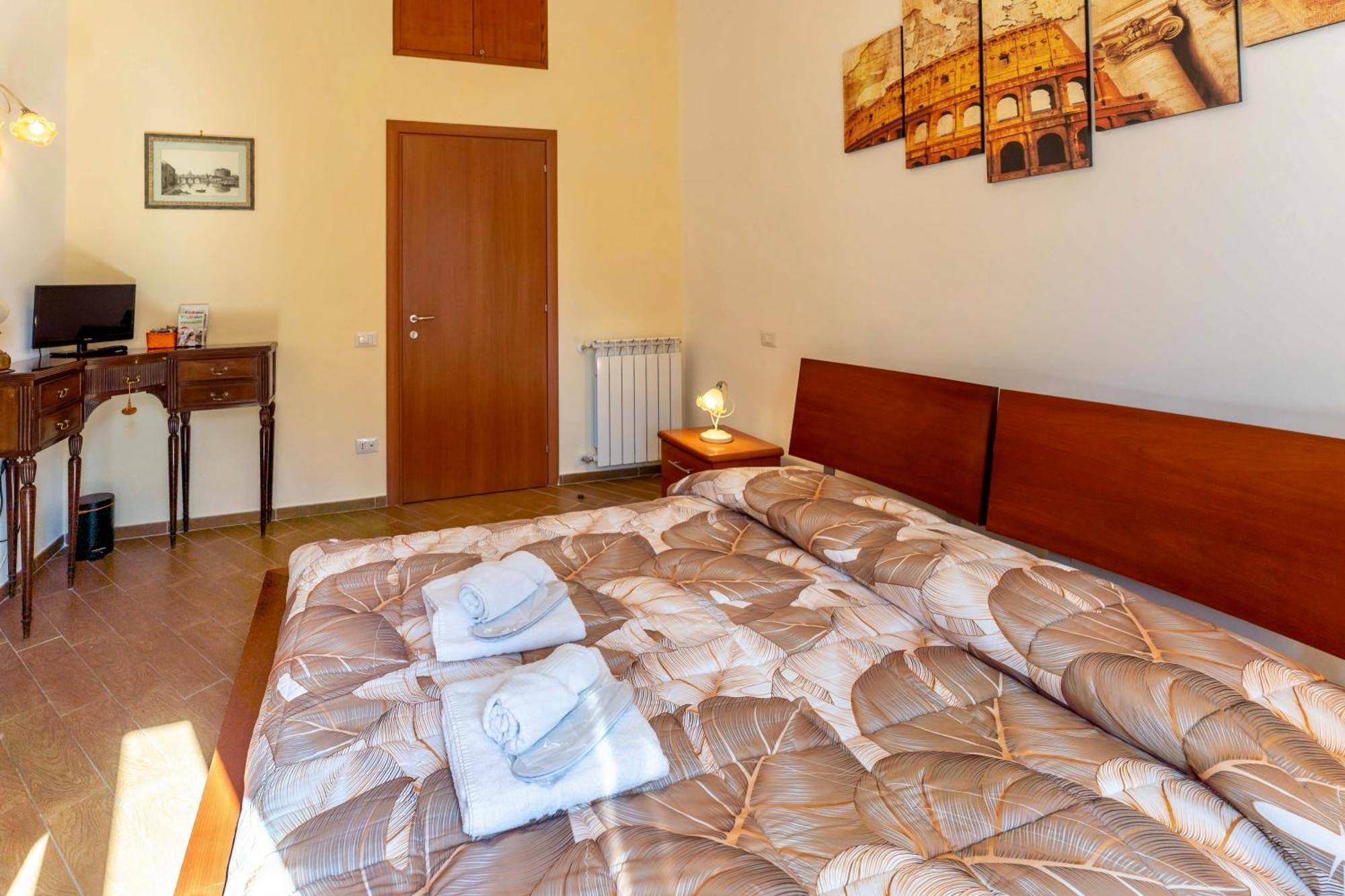 Miclad Colosseum Guest House Roma Ngoại thất bức ảnh