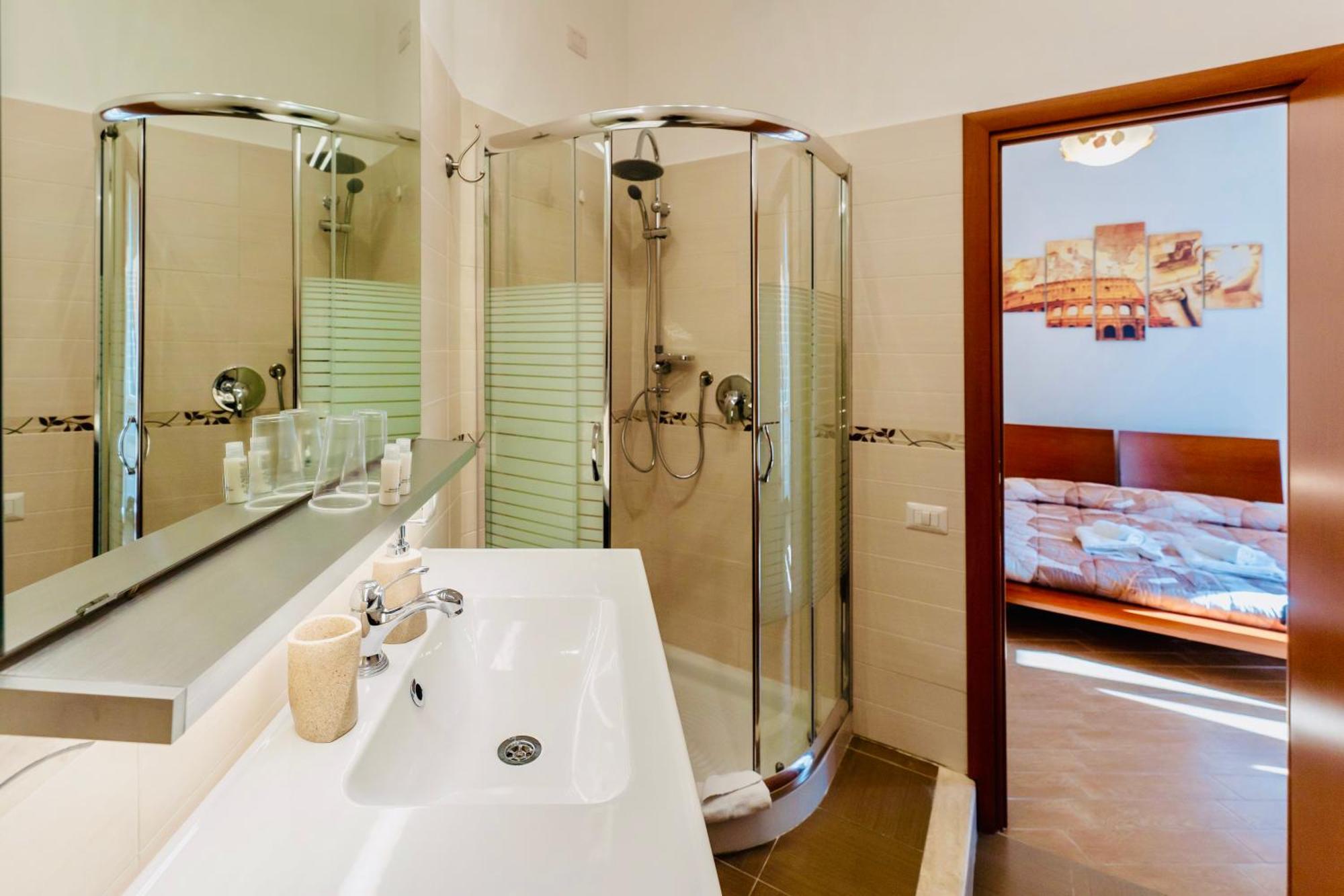 Miclad Colosseum Guest House Roma Ngoại thất bức ảnh