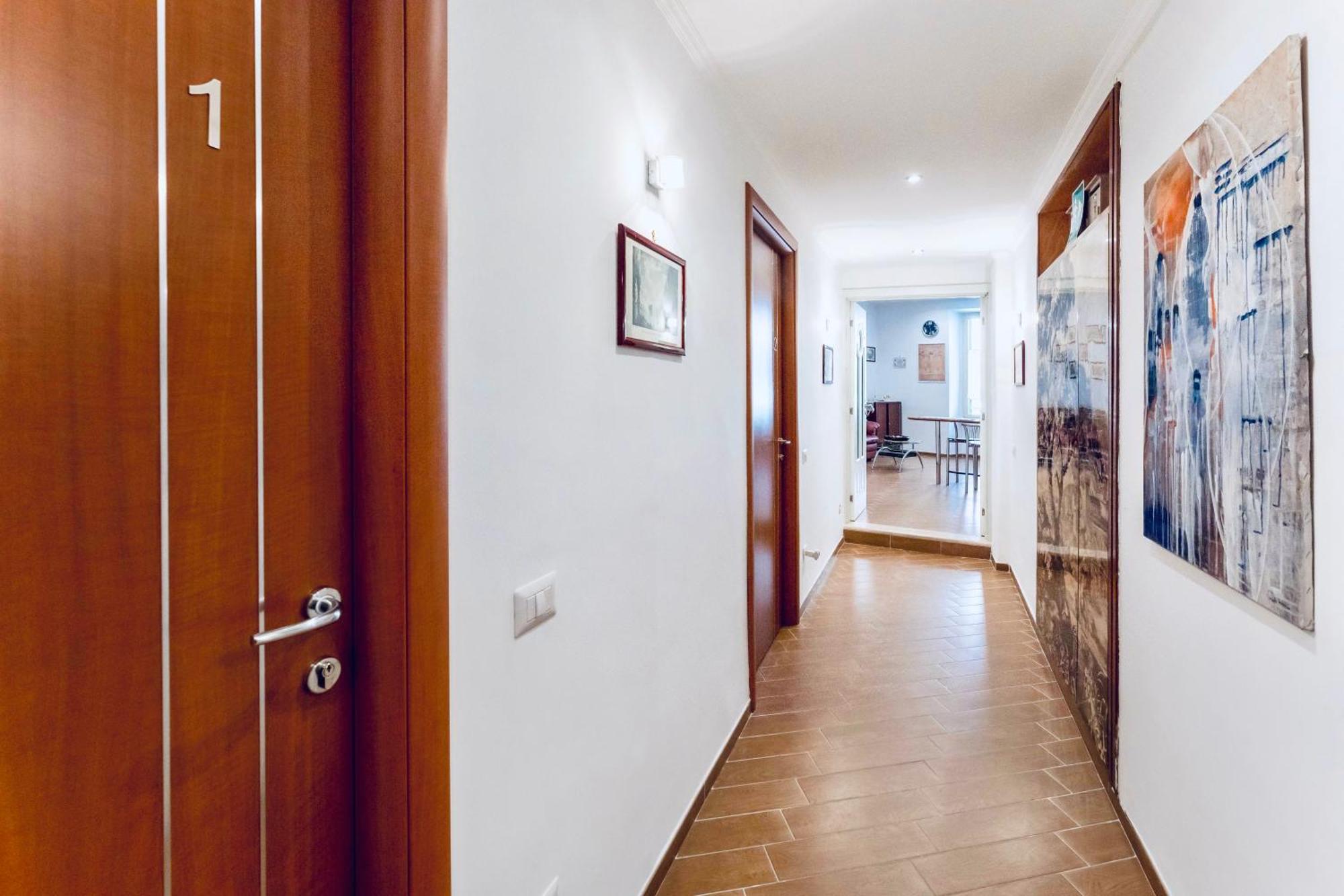 Miclad Colosseum Guest House Roma Ngoại thất bức ảnh