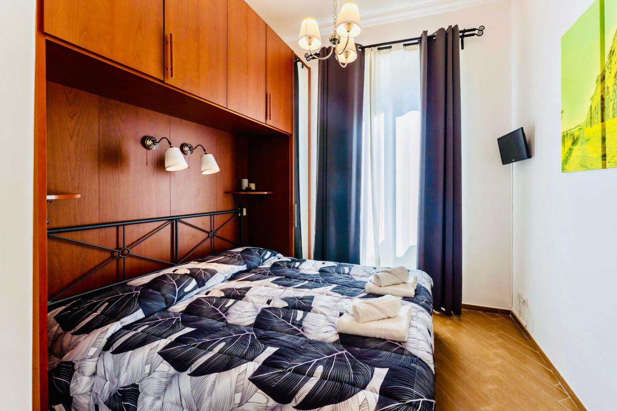Miclad Colosseum Guest House Roma Ngoại thất bức ảnh