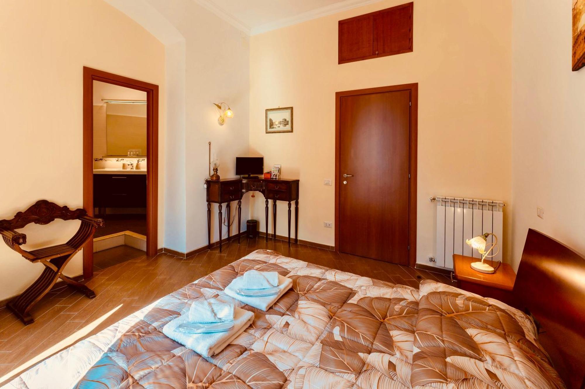 Miclad Colosseum Guest House Roma Ngoại thất bức ảnh