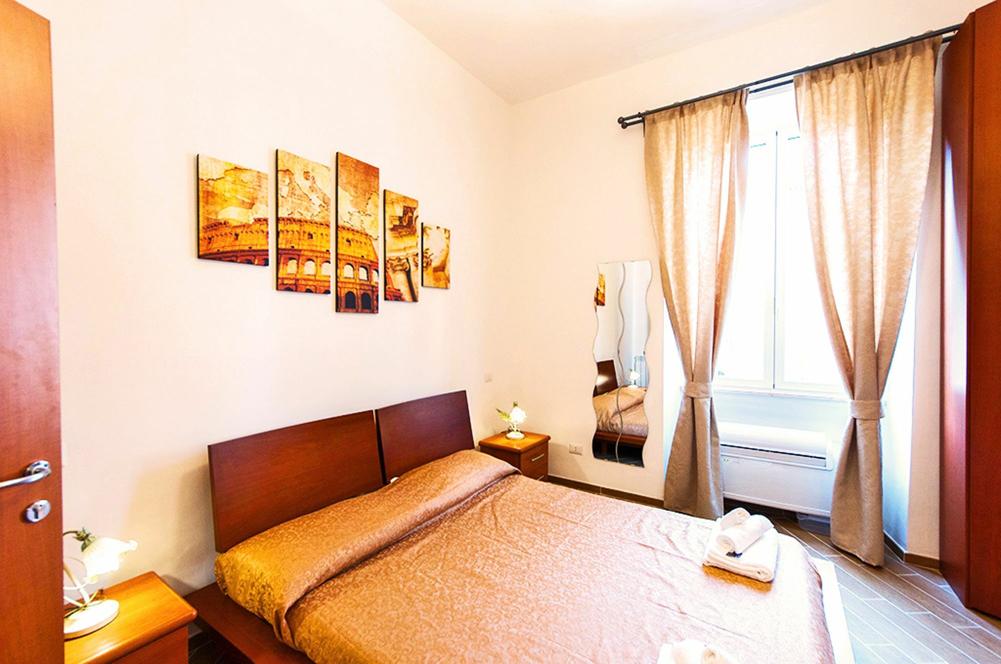 Miclad Colosseum Guest House Roma Ngoại thất bức ảnh