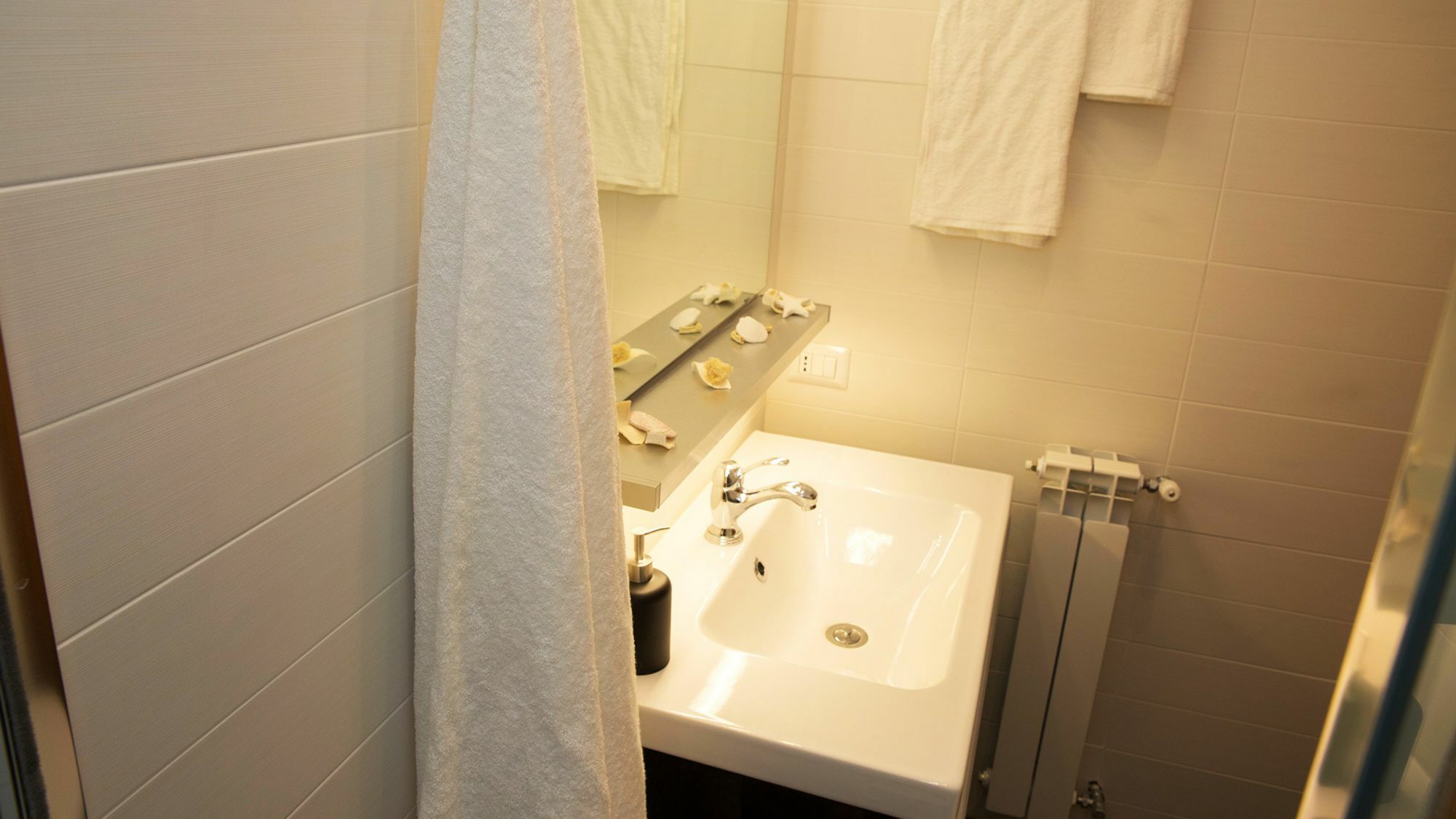 Miclad Colosseum Guest House Roma Ngoại thất bức ảnh